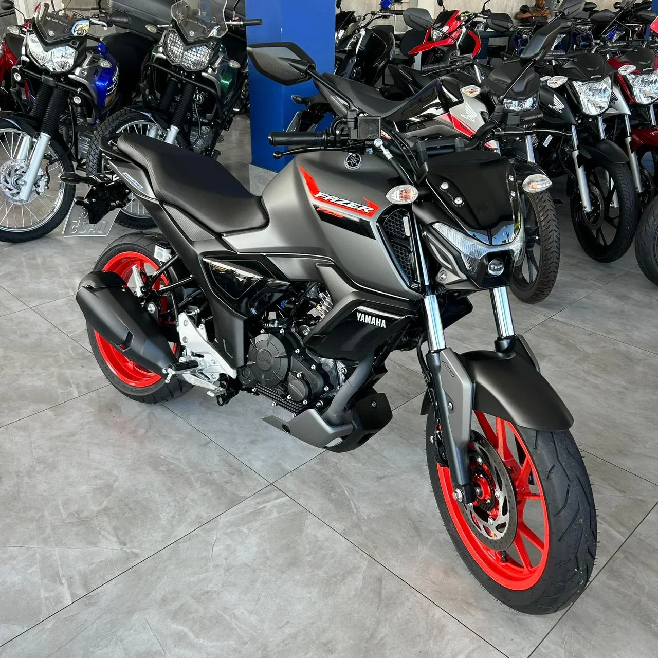 Yamaha Fz15 Fazer Connected Abs 2025/2025 - Usada em Goiânia - GO - Planeta Motos Goiânia