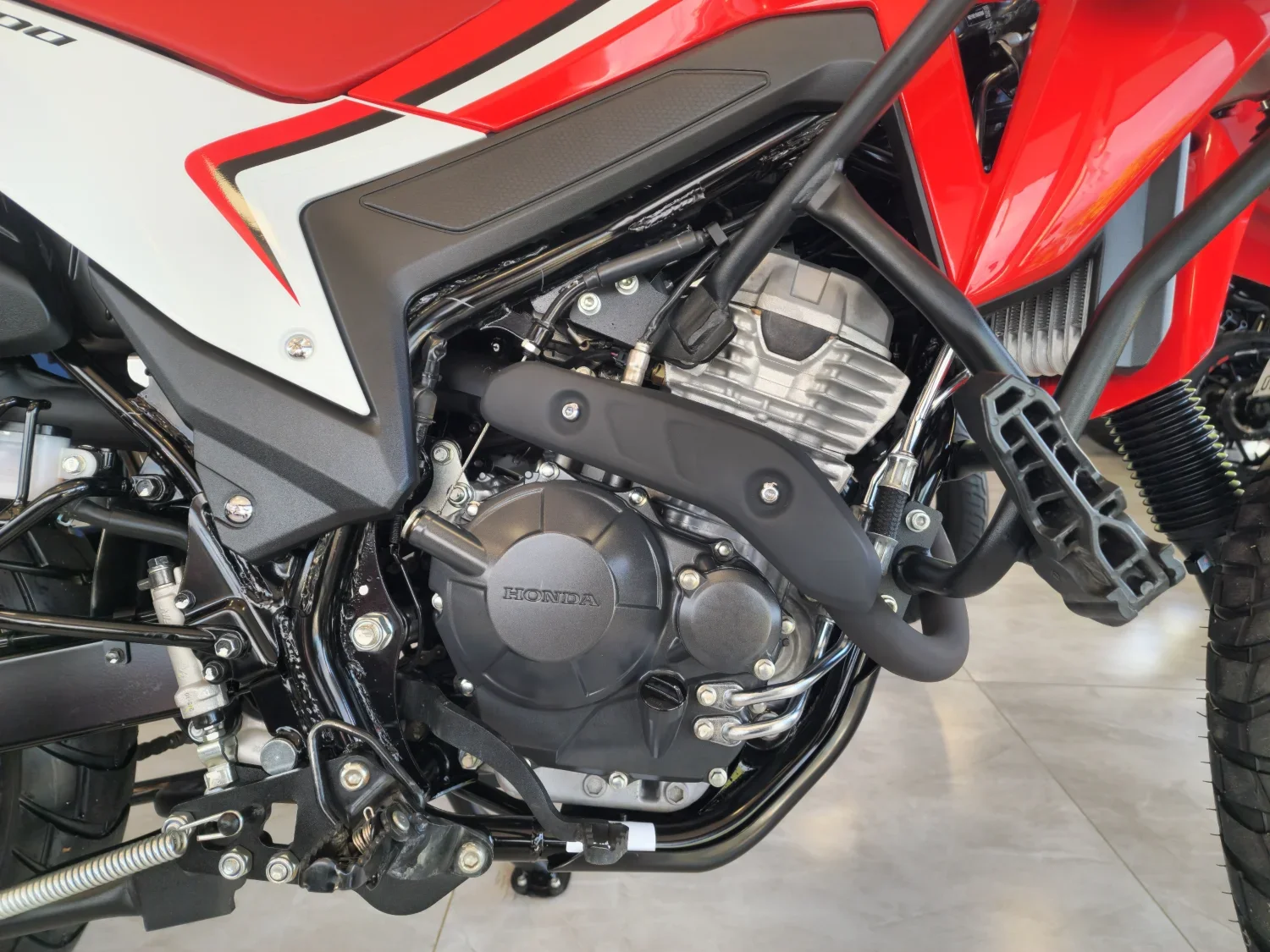 Honda XR 300L Tornado 2024/2025 - Usada em Goiânia - GO - Planeta Motos Goiânia