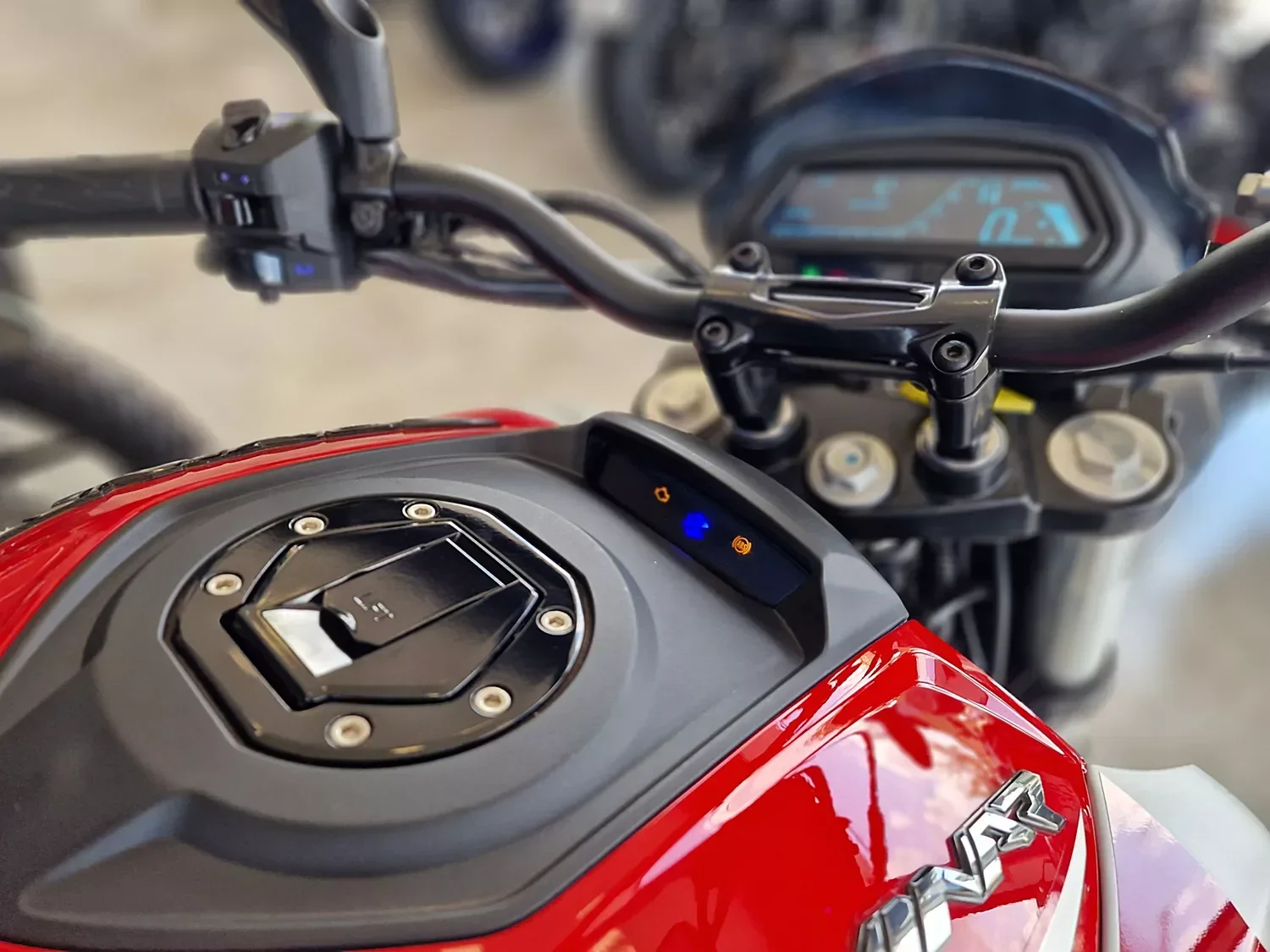 Bajaj Dominar 250 2025/2025 - Usada em Goiânia - GO - Planeta Motos Goiânia