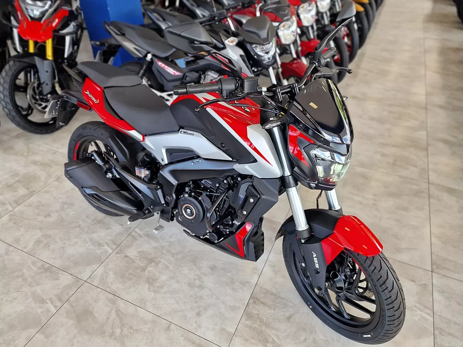 Bajaj Dominar 250 2025/2025 - Usada em Goiânia - GO - Planeta Motos Goiânia