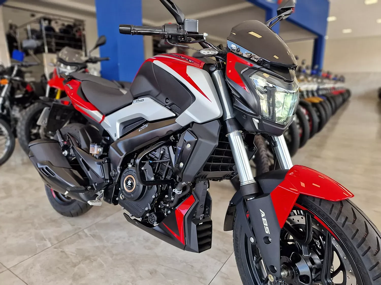 Bajaj Dominar 250 2025/2025 - Usada em Goiânia - GO - Planeta Motos Goiânia