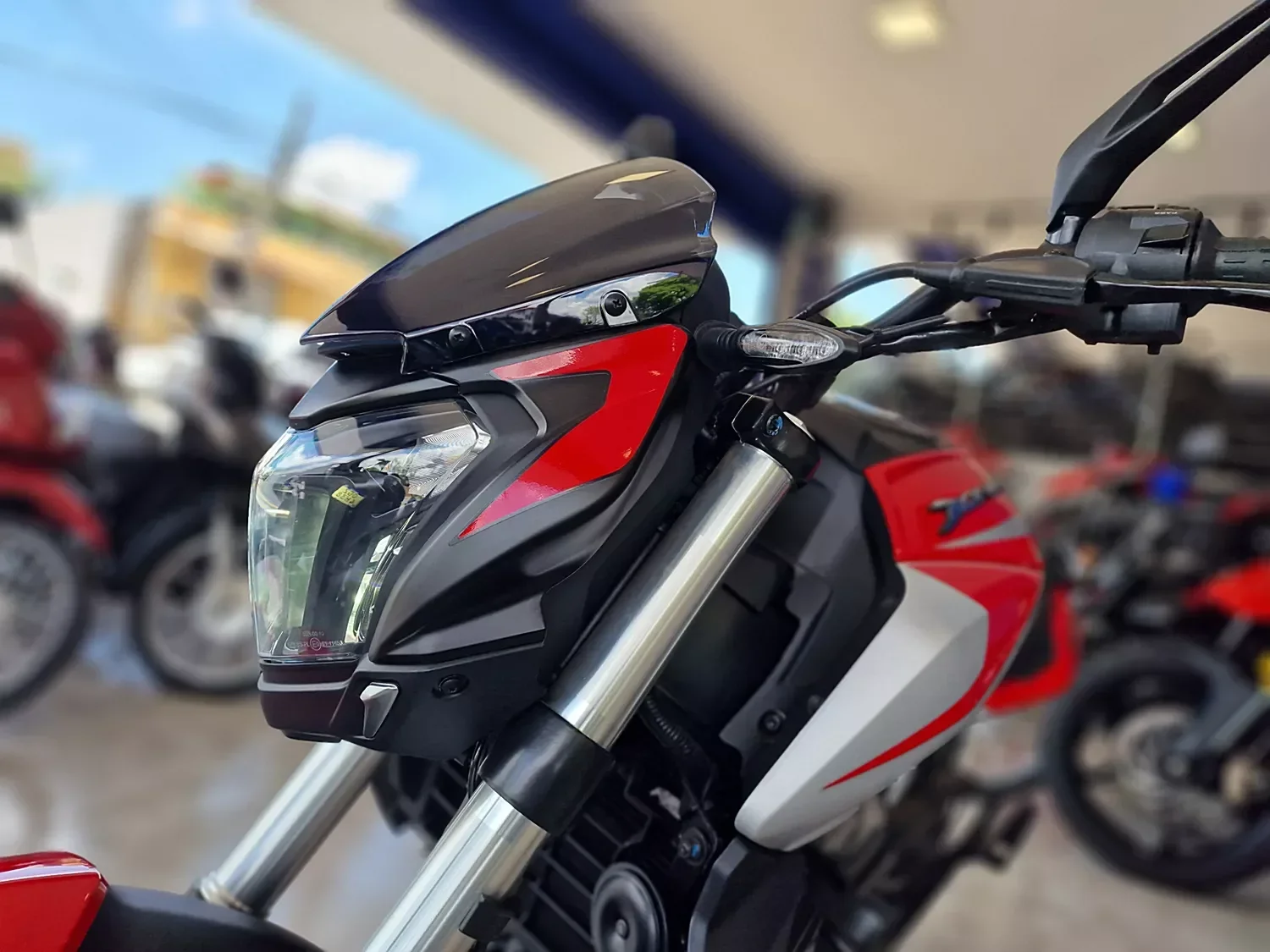 Bajaj Dominar 250 2025/2025 - Usada em Goiânia - GO - Planeta Motos Goiânia