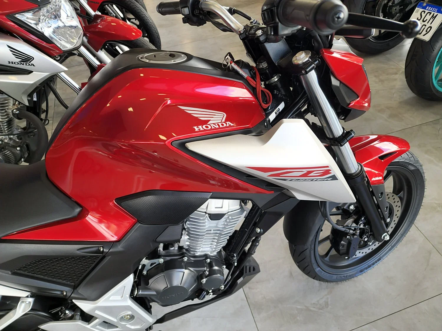 Honda Cb 300 F Twister Abs 2025/2026 - Usada em Goiânia - GO - Planeta Motos Goiânia