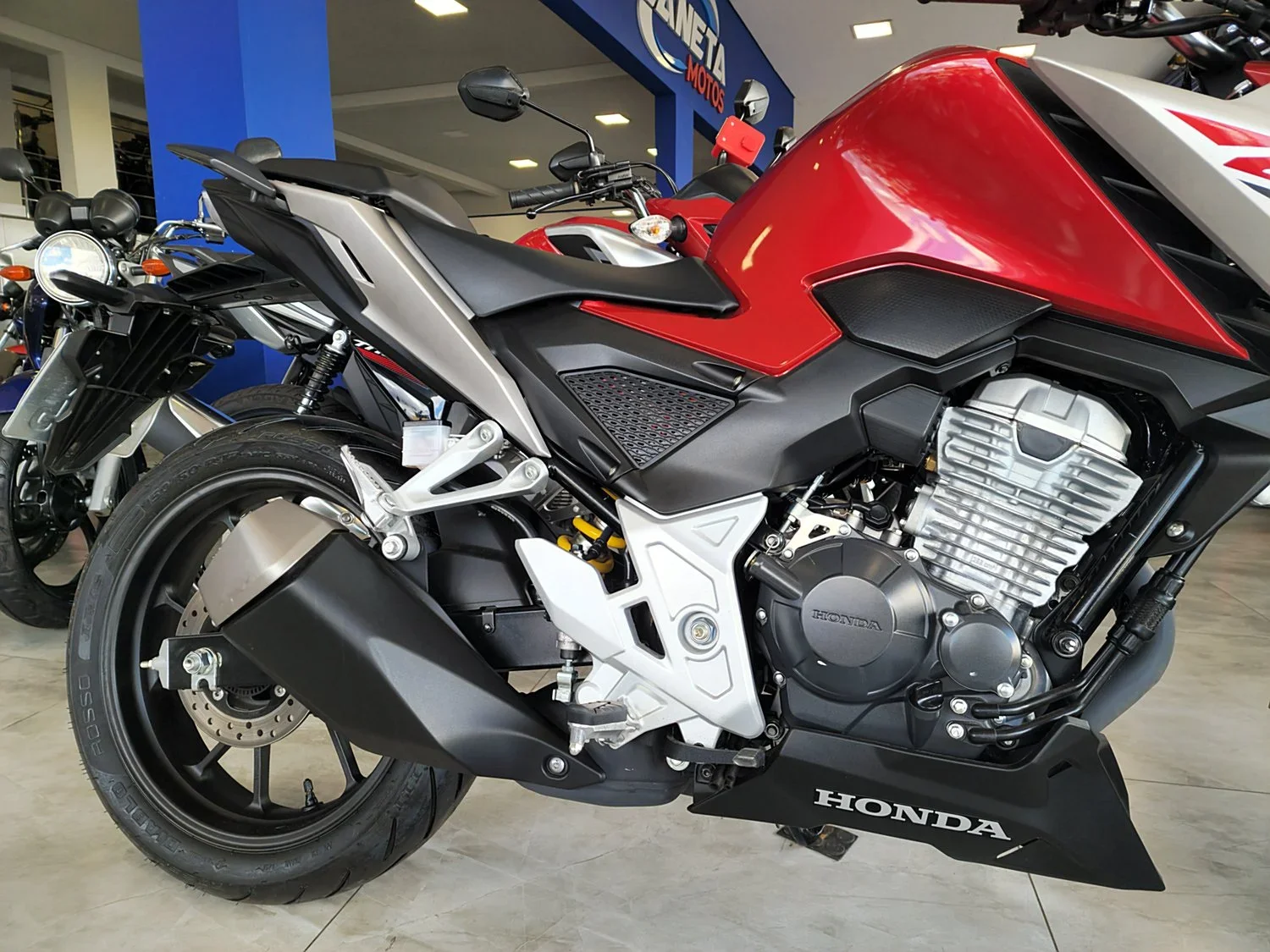Honda Cb 300 F Twister Abs 2025/2026 - Usada em Goiânia - GO - Planeta Motos Goiânia