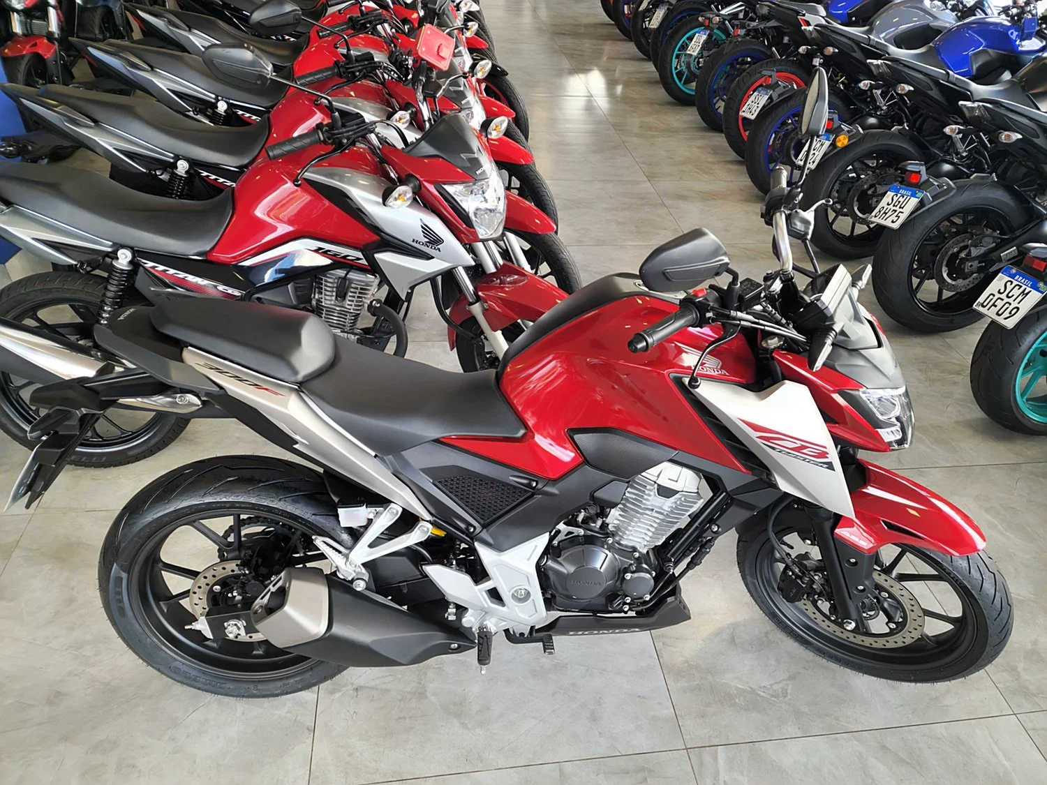 Honda Cb 300 F Twister Abs 2025/2026 - Usada em Goiânia - GO - Planeta Motos Goiânia