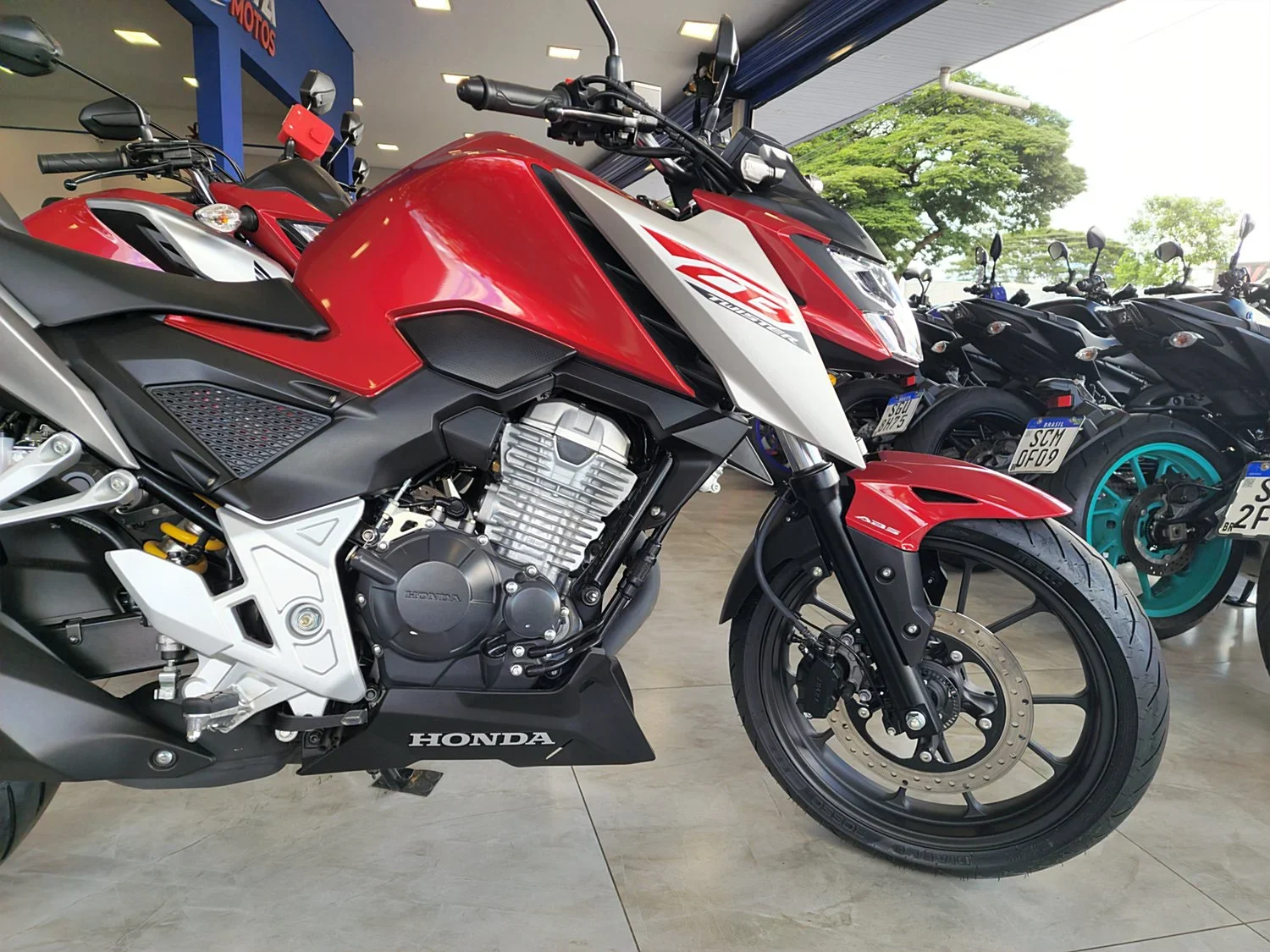 Honda Cb 300 F Twister Abs 2025/2026 - Usada em Goiânia - GO - Planeta Motos Goiânia