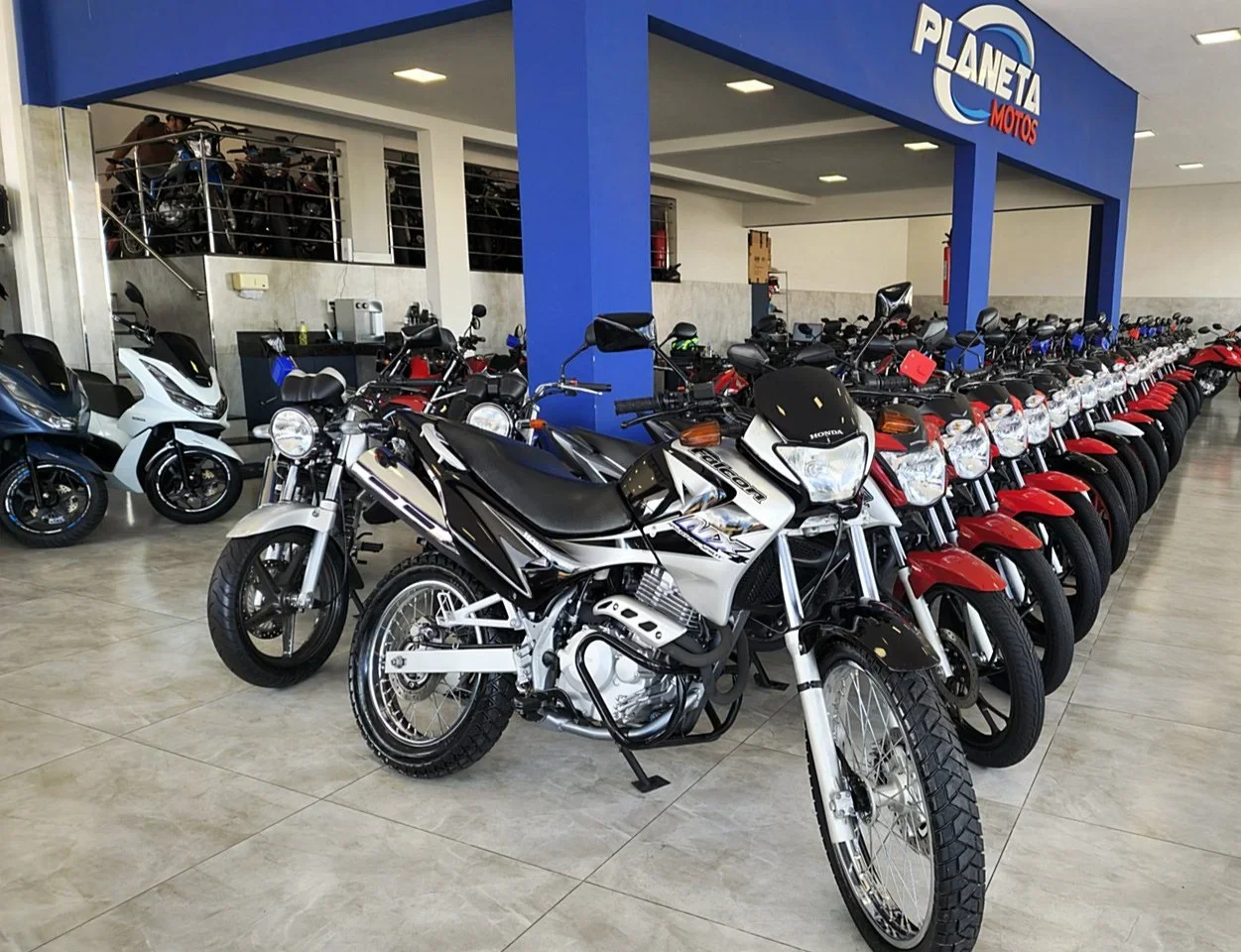 Honda Nx4 Falcon 2005/2005 - Usada em Goiânia - GO - Planeta Motos Goiânia