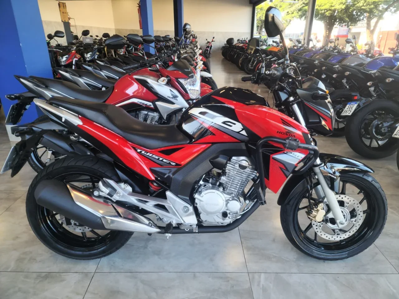 Honda Cbx 250 Twister 2019/2019 - Usada em Goiânia - GO - Planeta Motos Goiânia
